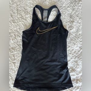 Women’s NIKE PRO hypercool size XS black tank top